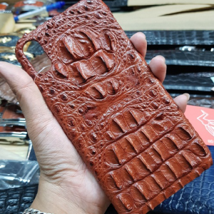 Humped-back-crocodile-leather-case-for-iPhone-XS-Max