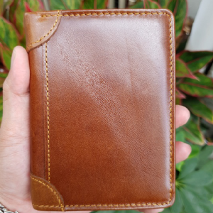 vertical-cow-leather-wallet-for-men