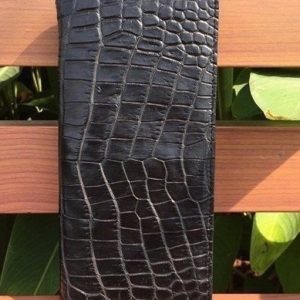 MC-Luxury-store-alligator-phone-holder-for-women