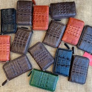 Crocodile-hand-wallet-for-unisex