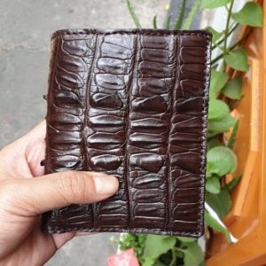 Vertical-Alligator-skin-wallet-for-men